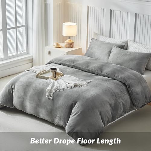 Image of WARMDERN Grey Velvet Duvet Cover Set Oversized King Plus, Luxury Milk Velvet Bedding Duvet Cover with Zipper Closure, 3pcs Ultra Soft Duvet Covers for All Seasons, 128 inch x 120 inch, Grey