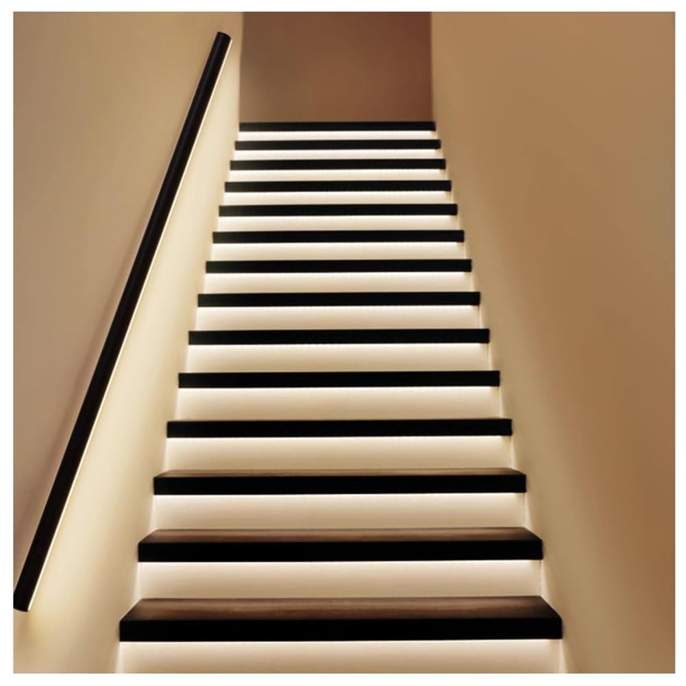 Escalier LED en alliage d'aluminium au design épuré pour architecture moderne