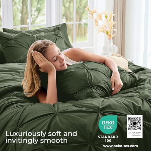 Image of Sasttie King Size Comforter Set, 7-Piece Bed in a Bag, Pintuck Bedding Sets for All Season, Includes Comforter, Flat Sheet, Fitted Sheet, Pillowcases and Pillowshams, Dark Green
