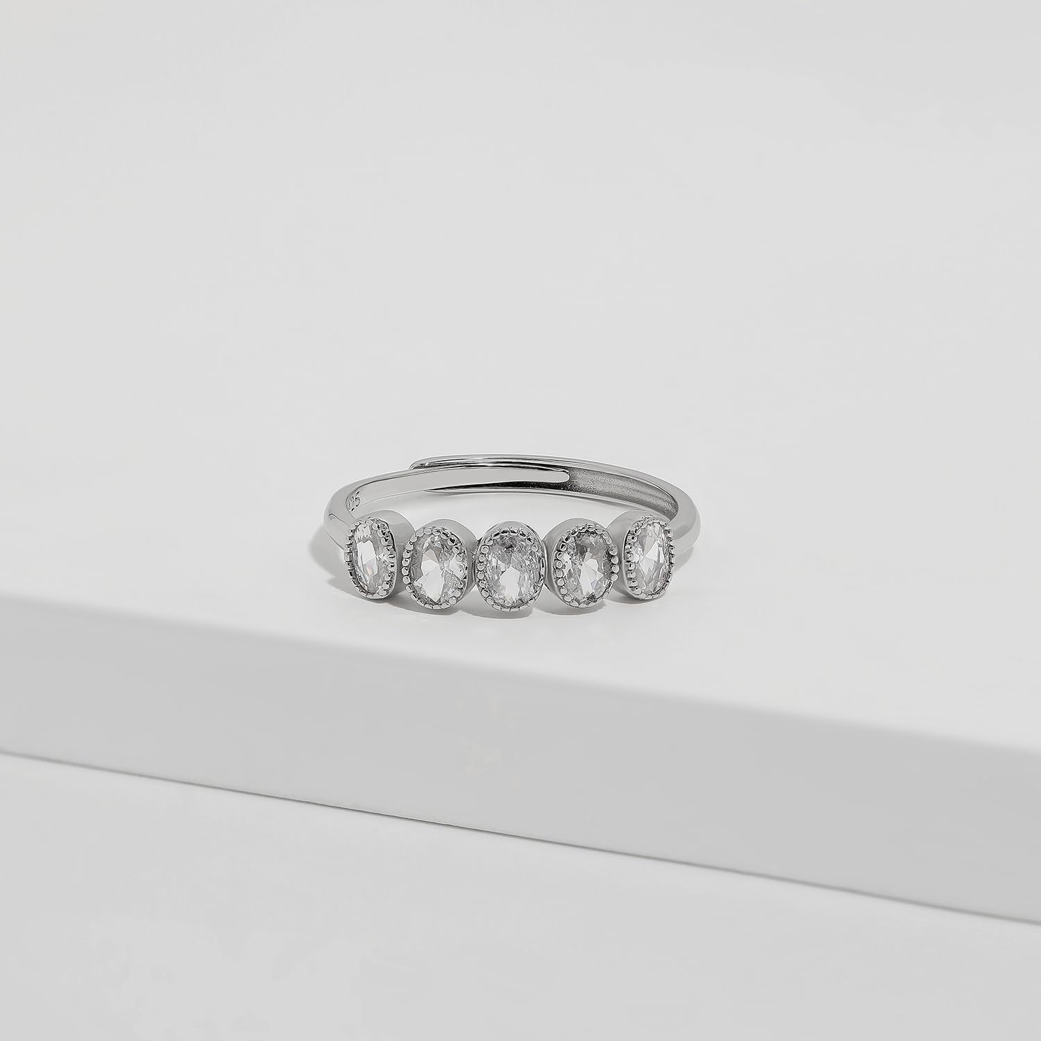 Anillo de Diamante Ovalado Meissa para Mujeres y Niñas, Anillo de Compromiso de Plata de Ley 925, Anillo de Promesa, Banda de Eternidad Apilable de Circonita Cúbica, Tamaño Ajustable 4.5-18.5