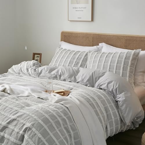 Image of Tufted Boho Grey Stripe King Duvet Cover with 2 Pillow Shams,No Comforter | Fluffy Brushed Microfiber, Button Closure,4 Corner Ties, Jacquard Weave, All Seasons, Grey Check Duvet Cover Set 104x90 in
