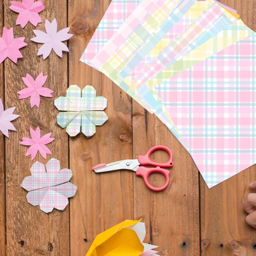 Papier scrapbooking vichy rose plié à plat pour éviter les cornes - 6