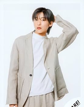 Amazon.co.jp: Snow Man 公式 生 写真（目黒蓮）SM03331 : おもちゃ