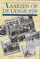 Laarzen op de Lange Pijp: Leeuwarden in de Tweede Wereldoorlog 9051941048 Book Cover