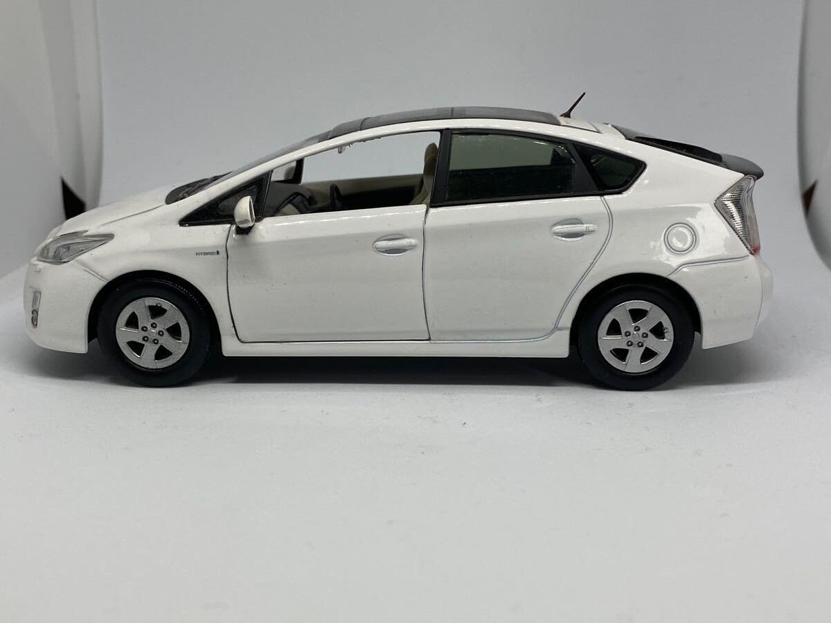 ミニカー カラーサンプル プリウス 30 前期型 スーパーホワイトⅡ 店頭