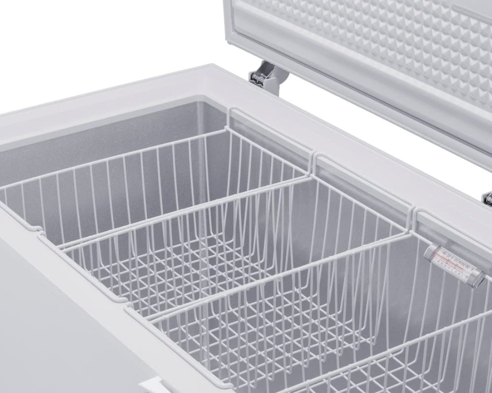 Summit Appliance Vt183-30ºC Laboratory 17.2 Cu.Ft. Chest Freezer With Stainless Steel Corner Guards, Nist Calibrated Thermometer, Manual Defrost, Digital Controls With Alarm And Lock on Fridge.com - View 5