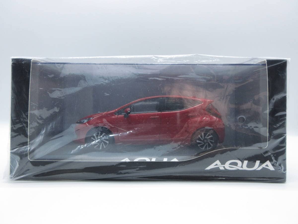 Amazon | 1/30 ミニカー 新型アクア AQUA カラーサンプル