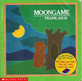 Paperback Moongame (Little Bear and the Moon) Book
