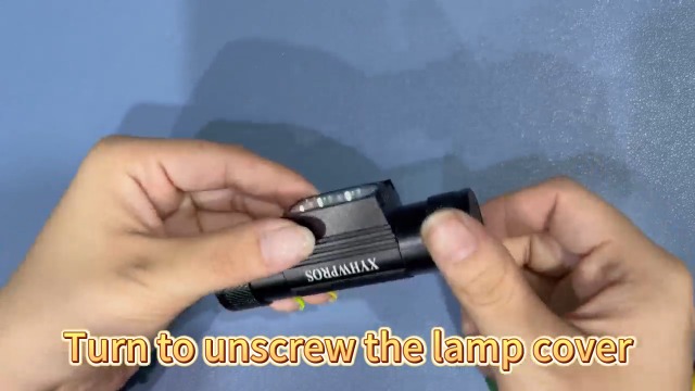 充電式LEDヘッドライト 1100ルーメン 密閉型防水 180度調整可能