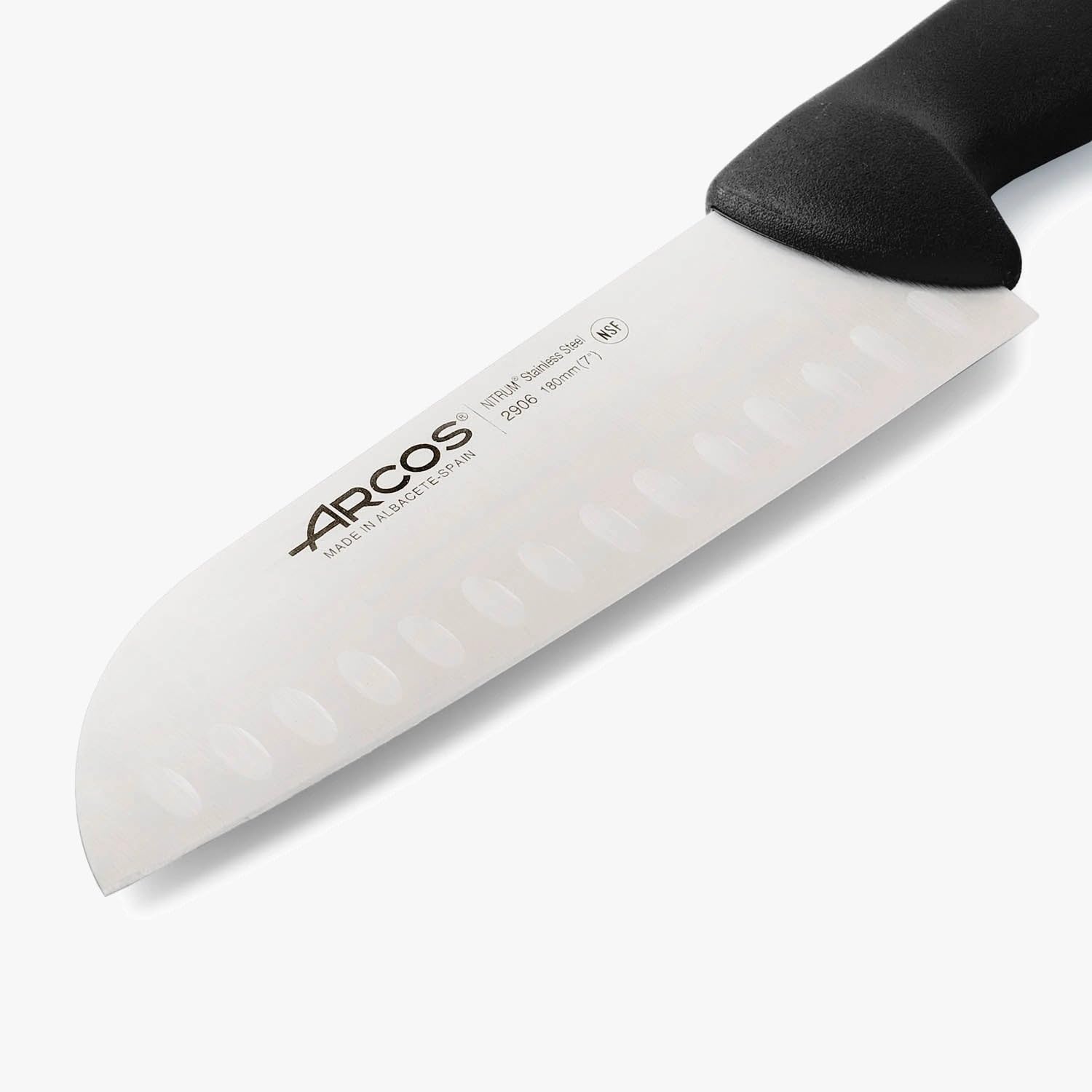 Arcos Seria 2900, nóż Santoku z trzpieniem, ostrze ze stali nierdzewnej 180 mm Nitrum, czarny uchwyt z polipropylenu