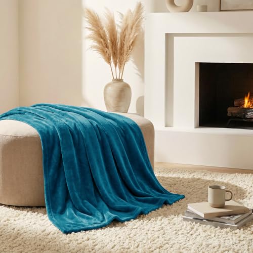 CozyLux Kuscheldecke Flauschig Decke 150x200 - XL Flanell Kuscheldecke 150x200, Weiche Sofa Decke, Warme Fleecedecke Wohndecke für 4 Jahreszeiten, Leicht Sofa Überwurf, Blanket 150x200 cm, Türkis