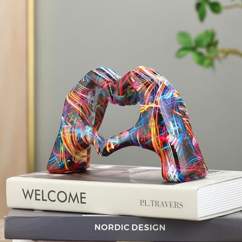 Estatua Decorativa Manos en Corazón Resina 7.3x4.9x3.2 pulg miniatura 2