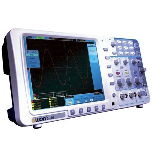 OWON SDS6062 Digital Storage Oscilloscope front view met scherm en bedieningselementen