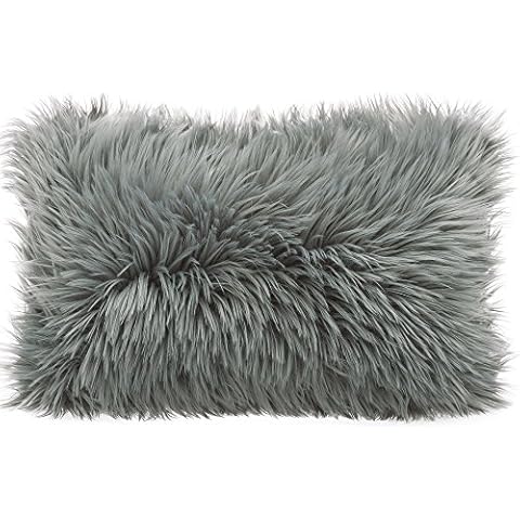 CelinaTex Cuddly Dekokissen 48 x 74 cm grau Langhaar Zierkissen dekoratives Fellimitat Sofakissen Kunstfell Kissen Cover