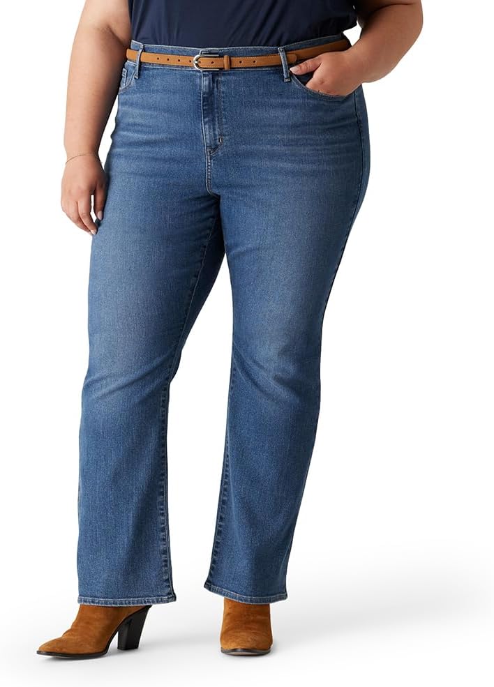 Levi Strauss Signature Gold Women’s Curvy Totally Shaping Straight Jeans (Available in Plus Size)