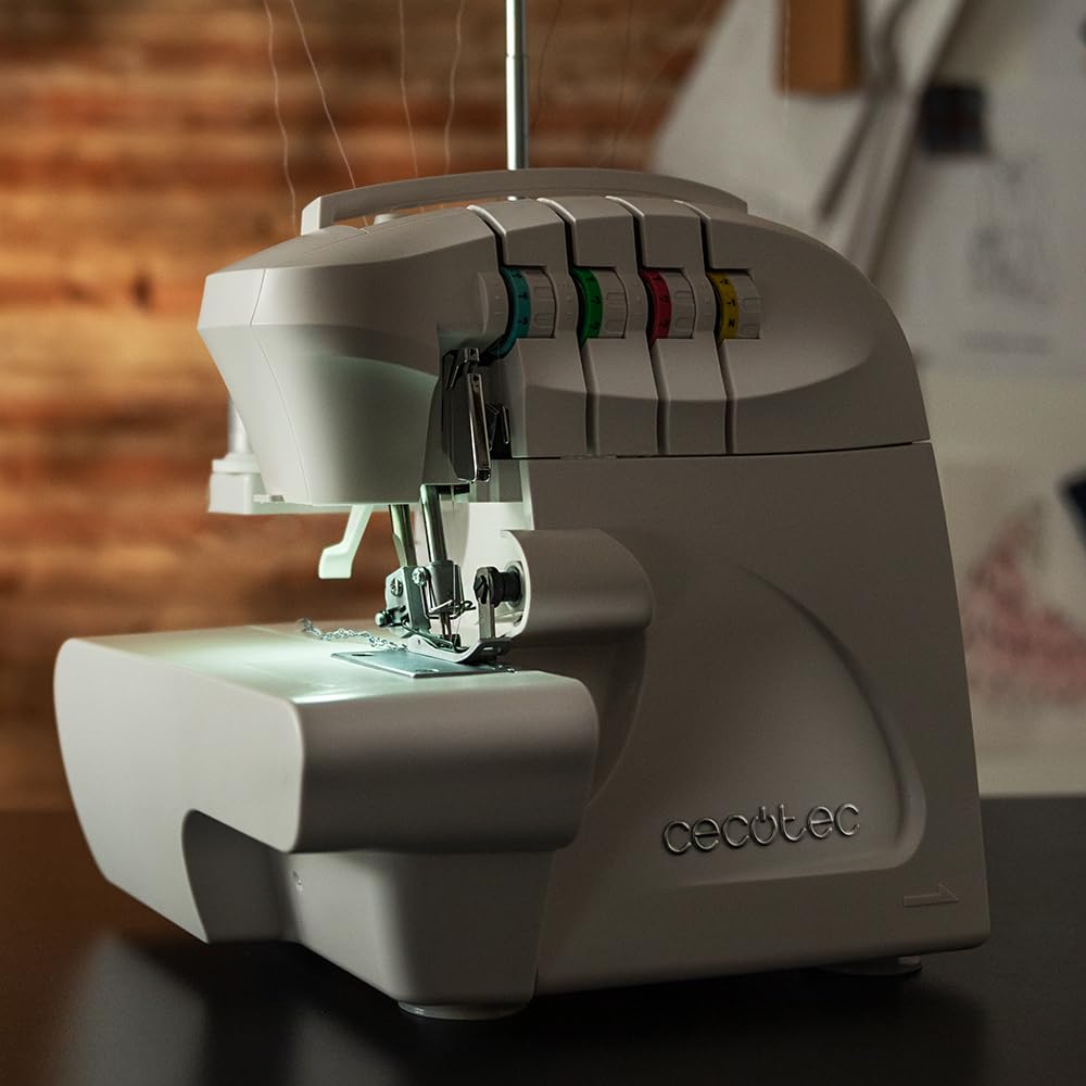 Cecotec Machine à Coudre Bellecouture Overlock, Vitesse 1100 tr/min, Pression du Pied-De-Biche Réglable, Entraînement Différentiel, Fonctions de Point à 4 Fils et Kit d'Accessoires