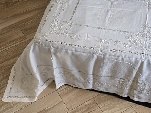 Copriletto in puro lino con ricamo Punto Pieno e Gigliuccio a mano ecrù color