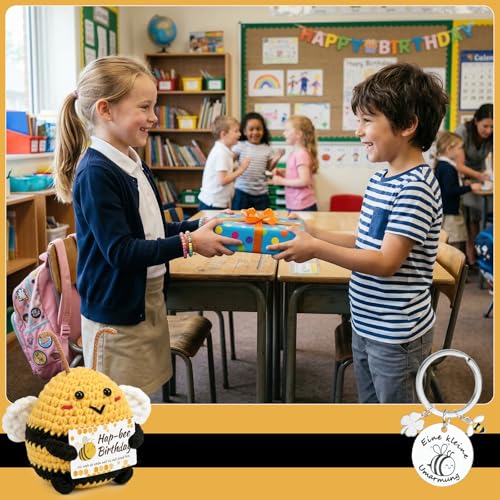 KOOOGEAR Pocket Hug Biene - Handgestrickt Glücksbringer Geschenk, Emotional Support für Freunde Familie, Geburtstagsgeschenk (Birthday)