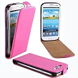 Die Tasche hat einen Magnetverschluss für sicheres Verschließen, eine aufwändige Präzisionsverarbeitung gewährleistet 100%ige Passgenauigkeit. Ultra flache Bauform (super slim), genähte Kanten