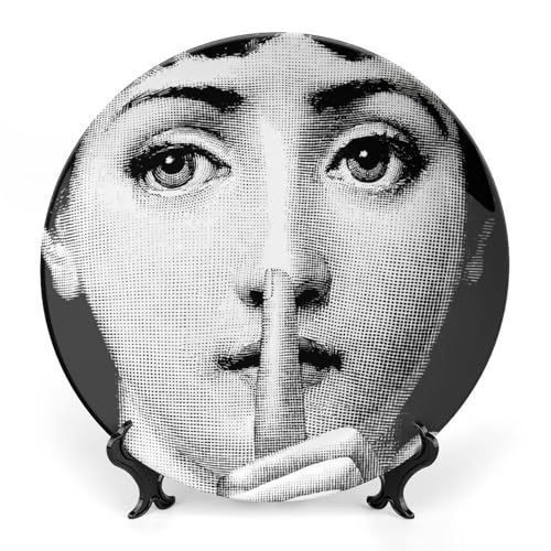 XYTDM Piatto Lina Cavalieri, Piatto Decorativo Da Parete, Decorazione Da Appendere Alla Parete Con Piastra Facciale Misteriosa, Staffa Inclusa E Gancio A Molla Specialestyle-4,8inch