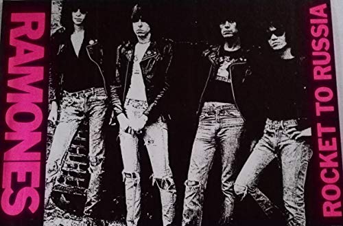 Póster de Ramones Rocket to Russia ideal para decorar tu estudio de música