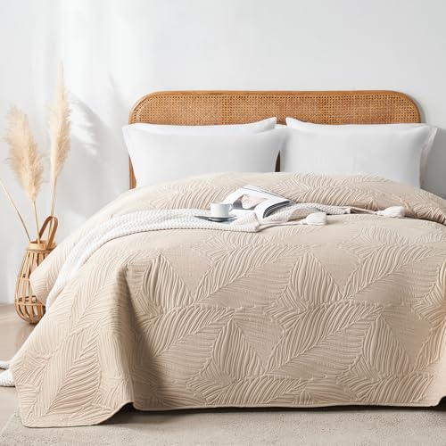 VIVA FINO Couvre-lit 240x260 cm Beige,Boutis Matelassé en Polyester Doux,Motif Feuilles Décoratif,Confort Léger et Doux,pour Lit Double et Canapé,Convient à Toutes...