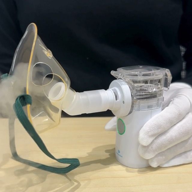 ネブライザー　吸入器 Amazon.co.jp: ネブライザー 吸入器 薬剤用 ポータブルサイズ メッシュ