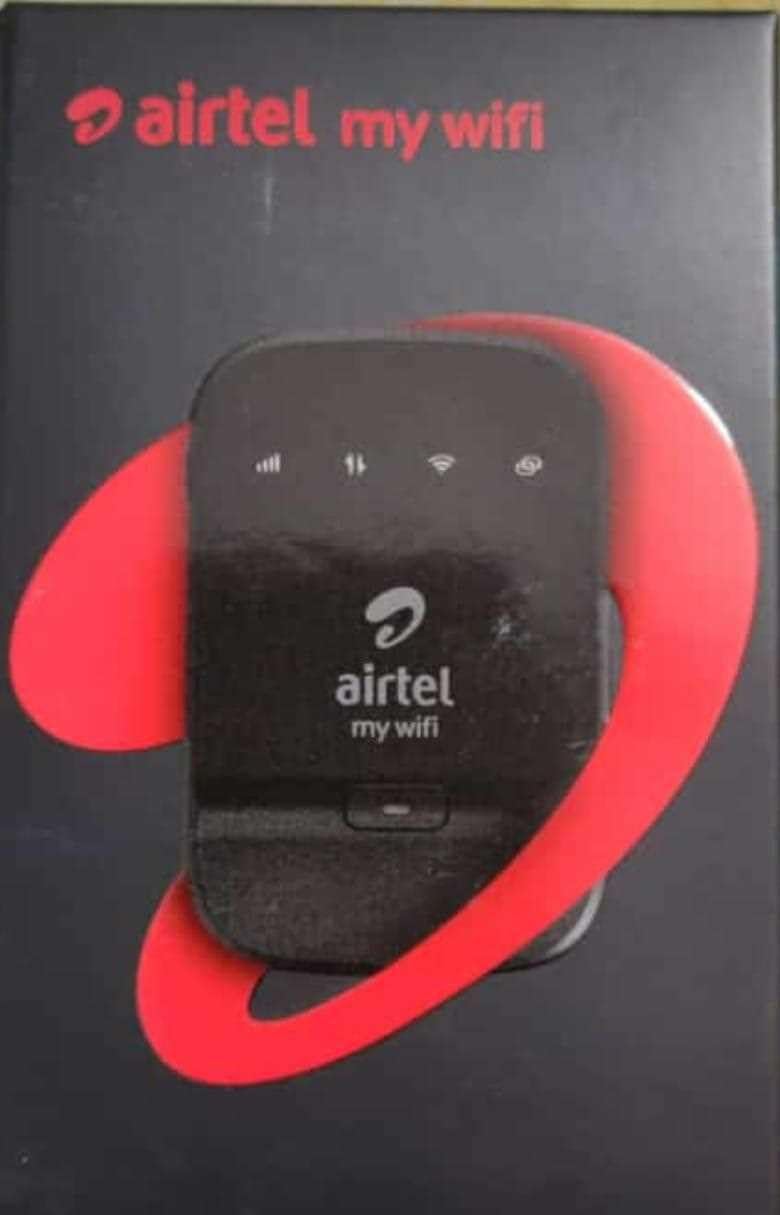 Airtel AMF311WW 4G Hotspot WiFi Data Card HIGH Speed 4G Router 2.1 GHz 150 Mbps WiFi Speed Single Band NA (Black)
