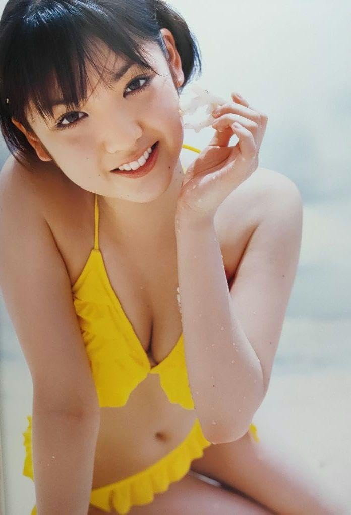 Amazon.co.jp: 17ラブハロ!道重さゆみ写真集 : おもちゃ