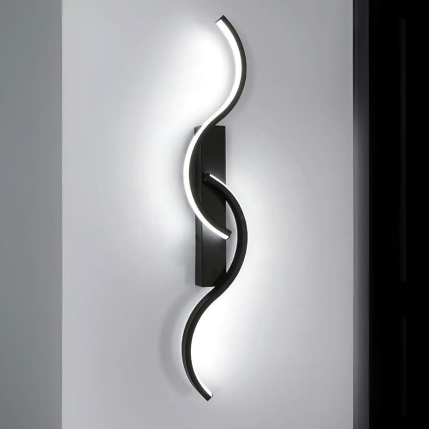Mckalen Aplique Pared Interior LED 60CM, Negro Lámpara de Pared Moderna, Luz de Pared en Aluminio para Salón Dormitorio Comedor Pasillo, 6500K Blanco Frío