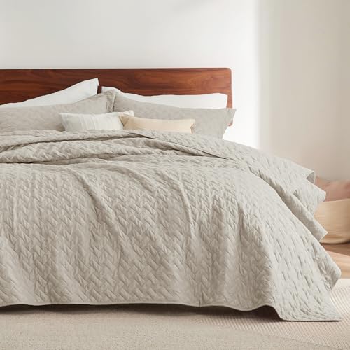 Image of Bedsure Quilts Twin Size - Lightweight Bedspreads Twin Size with Basket Weave Pattern, Soft Quilt Bedding Set, Light Beige Comforter Set Coverlet for All Seasons with 1 Pillow Sham (68 inch x 86 inch)