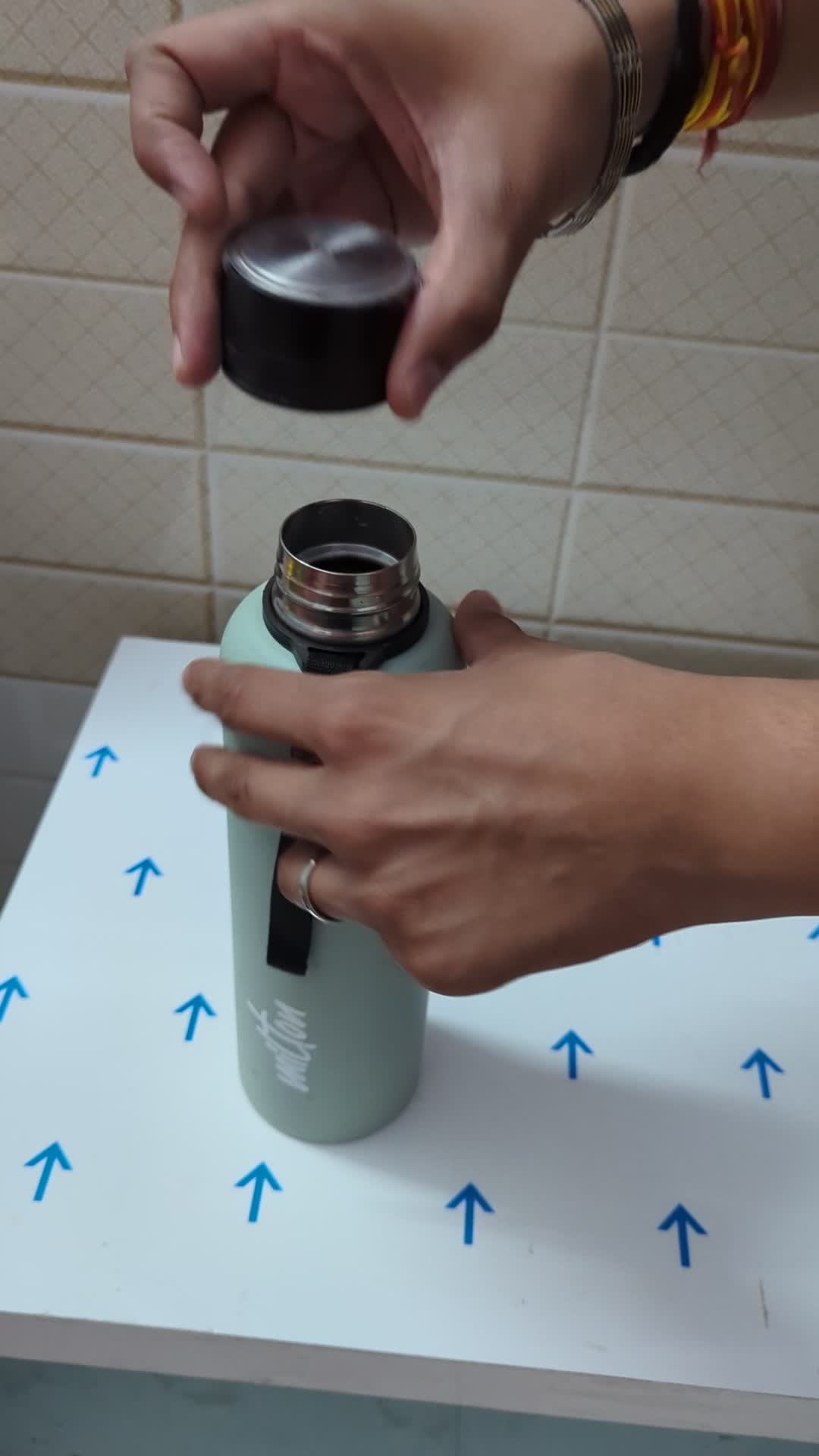 Watch Bad quality and decent functionality on Amazon Live