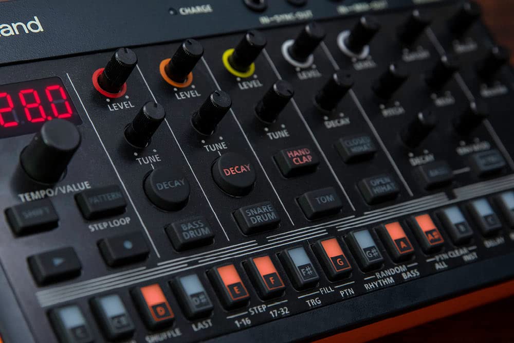 Roland AIRA Compact T-8 Beat Ultra-Portable Bass Machine Sounds