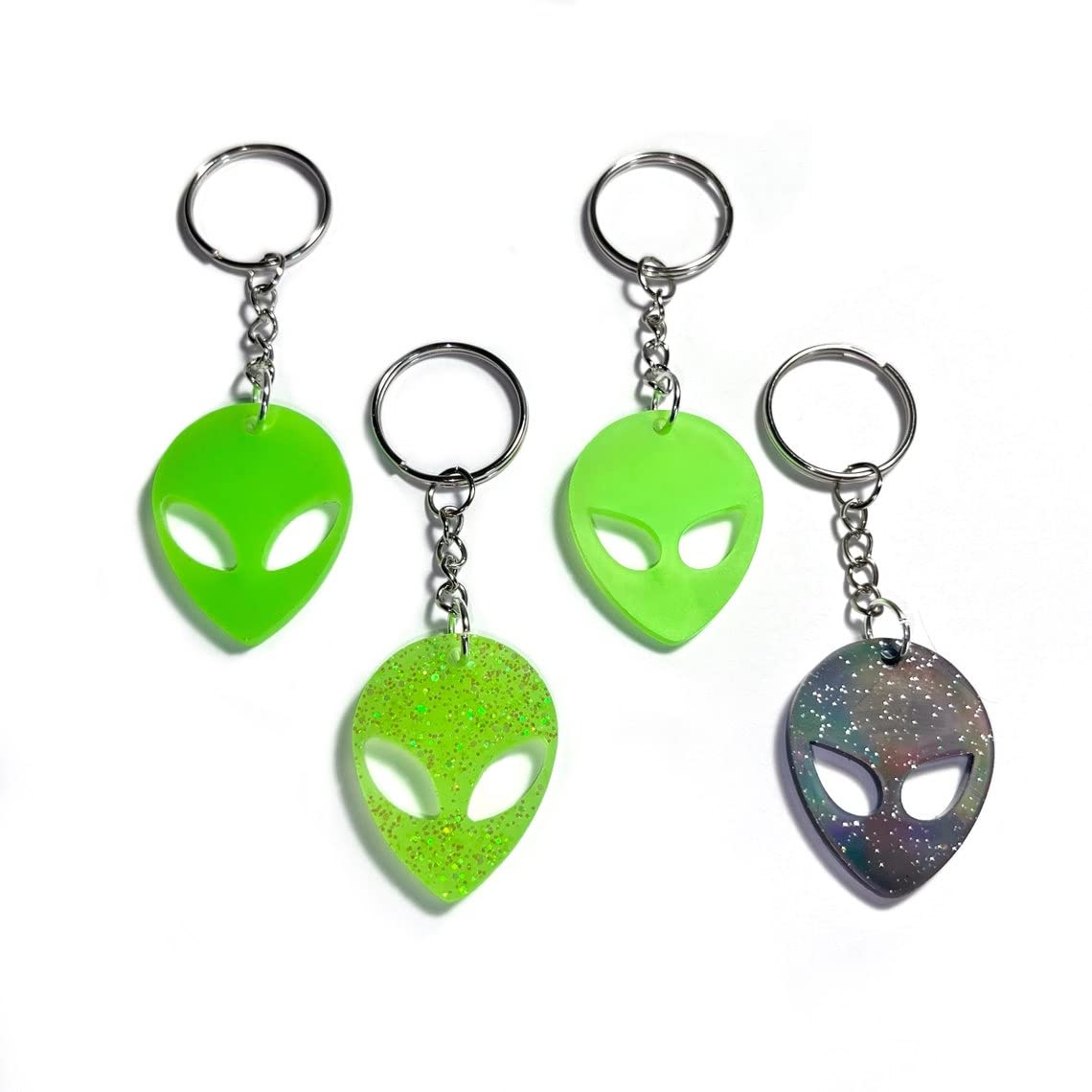 激レア　ALIEN GLOW-IN-THE-DARK KEYRING Amazon.com: Glow In The Dark Alien Keychain, Black light