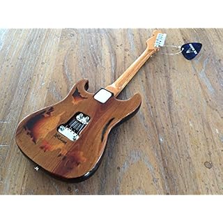 Stevie Ray Vaughan SRV miniature GUITARE Fender - Les Beatles, Paul McCartney, John Lennon, RIngo Starr, George Harrison Stevie Ray Vaughan SRV miniature GUITARE Fender – Image 4