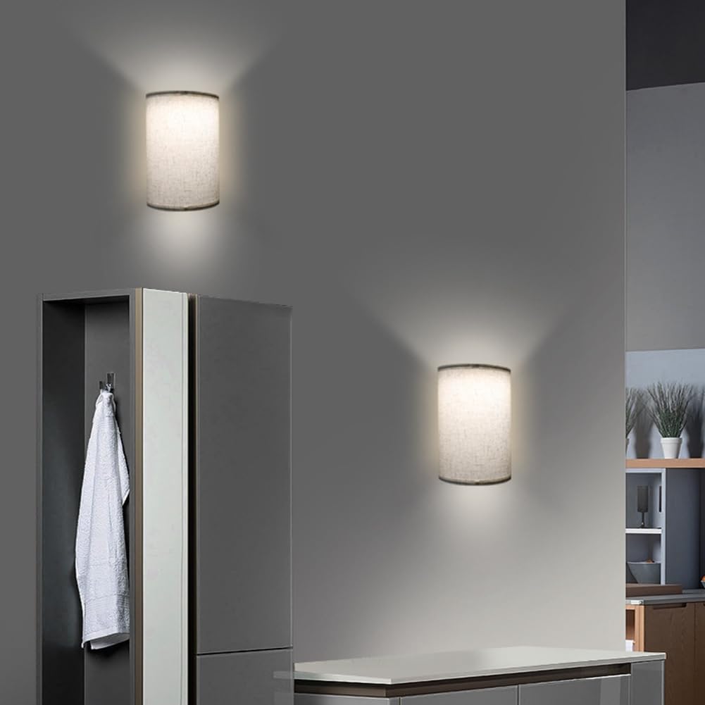 Lampada da Parete retrò con Paralume in Tessuto, Luce dimmerabile e Telecomando, Ideale per Camera da Letto e Soggiorno, Disponibile in 3 Colori.