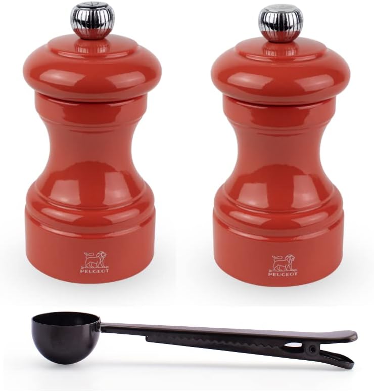 Peugeot Bistro Manual Salt & Pepper Mill Gift Set, Gloss Painted Wood, 10 cm - 4″- With Stainless Steel Spice Scoop/Bag Clip (Terracotta Lacquer)