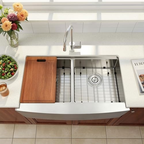 YetCrest 33 Inch Farmhouse Sink Undermount Double Bowl, 16 Gauge 50/50 Stainless Steel Apron Front Workstation Far Sink, 33'x20'x10' Large and Deep Kitchen Sink With Accessories
