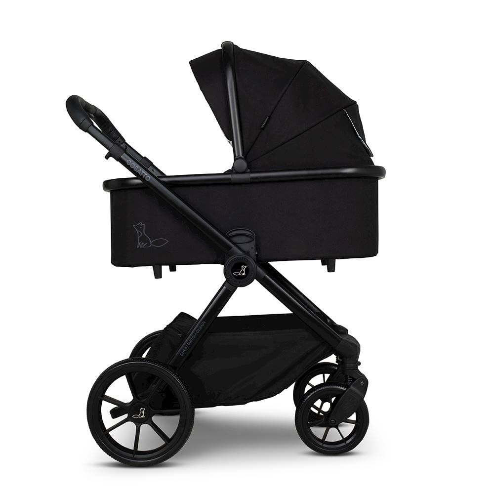 Cosatto Kinderwagen Set 3 in 1, Flach liegende Babywanne, Kinderwagenset, R129 Sportsitz, Babyschale und ISOFIX Basis, Wickeltasche & Regenschutz, 0-25kg (Foxed)