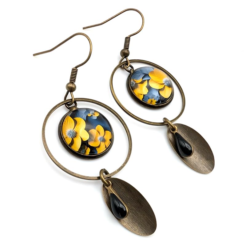 Boucles d’Oreilles Pendantes Femme – Cabochon Verre Fleurs Jaune Moutarde et Gris – Bijou Bohème Chic – Création Artisanale