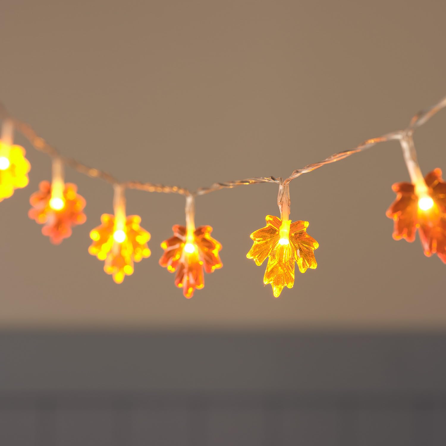 Lights4fun 20 Maple Leaf LED Fairy Lights