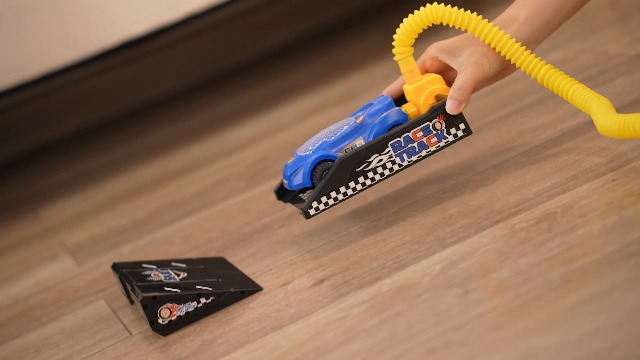Amazon.com: NIPLOOOW Rocket Toy Car Launcher, 2 Race Car and 6