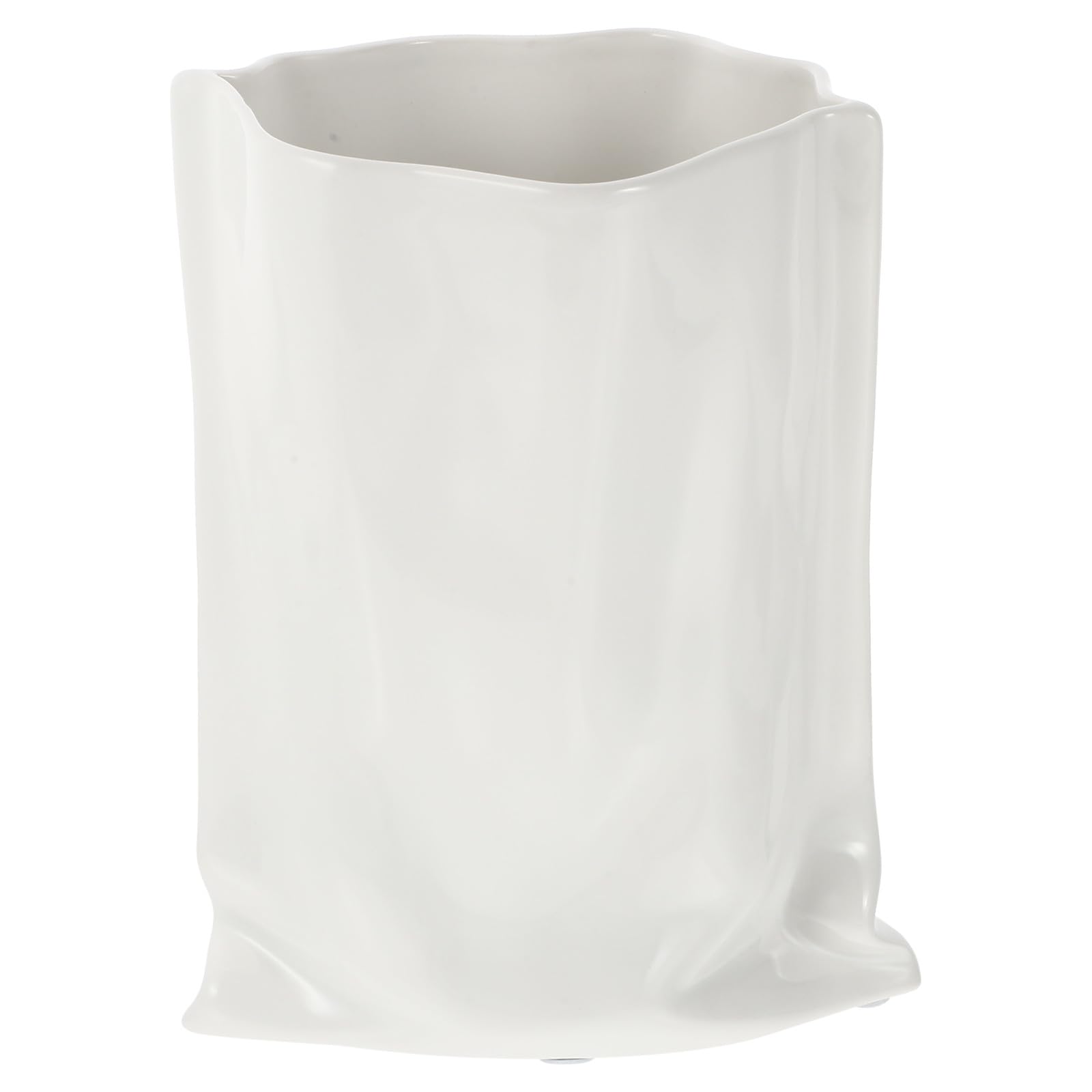 Vase en céramique blanc artisanal pour sublimer votre salon de jardin