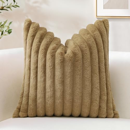 Sungeek Lot de 1 Housse de Coussin 60x60 cm en Fausse Fourrure de Lapin, Housse Coussins Peluche à Rayures Doux Taies d'oreiller en Velours Décoratives pour...