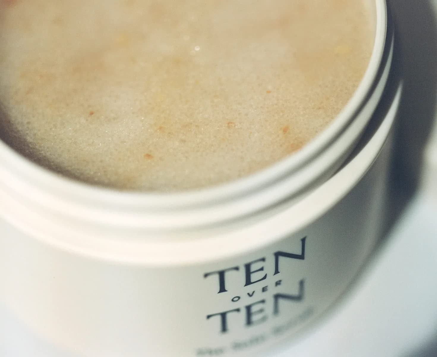 Tratamiento exfoliante para pies The Sole Scrub | Limpio, natural, no tóxico para manos, pies y uñas (6.8 oz | 6.8 fl oz) 3