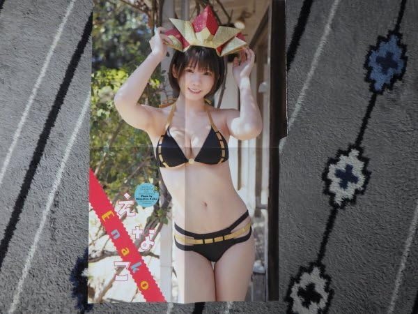 Amazon.co.jp: えなこ ビキニ 兜ビキニ姿 巨乳 かわいい 特大