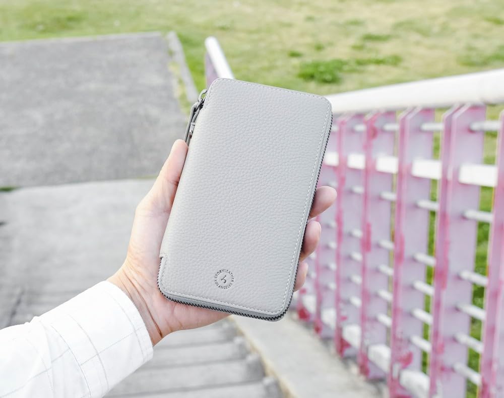Dakota v3 Travel Wallet (Pearl Grey Pebble Grain)
