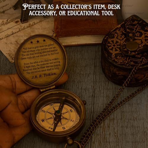 Brújula de latón con estuche de cuero y cita de J.R.R. Tolkien miniatura 5