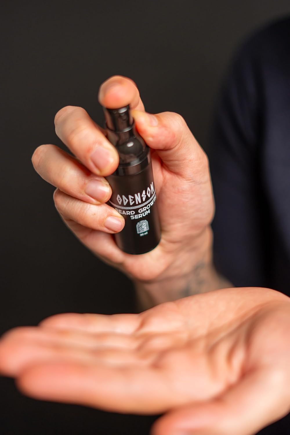 Odenson Zestaw na Porost Brody- Serum na Porost Brody dla Gęstszej i Grubszej Brody - Derma Roller do Wzrostu Włosów na Twarzy dla Mężczyzn - Spray do Czyszczenia Derma Rollera