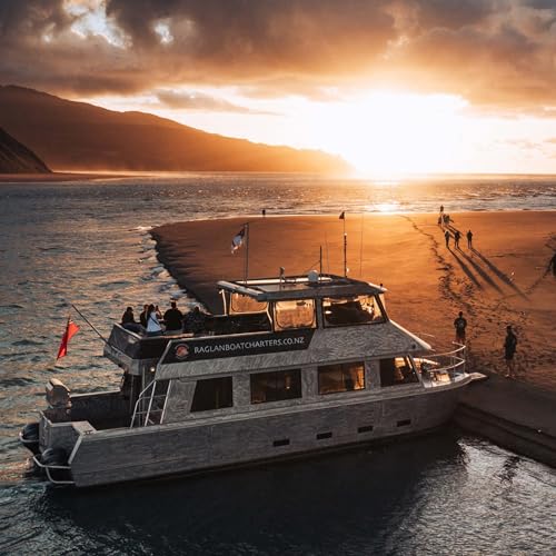 『Raglan Boat Charters』のカバーアート